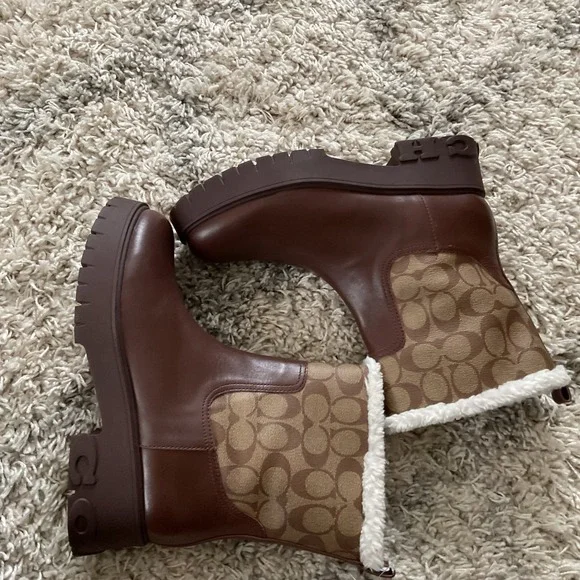Coach Signature Monogram Faux Shearling Lined Winter Boots Brown Rubber Sole 10 - Picture 5 of 8